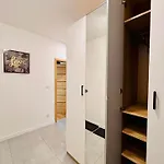 Lux Corner Park Przestronne Mieszkanie Z Klimatyzacja I Podziemnym Garazem * 普鲁什库夫
